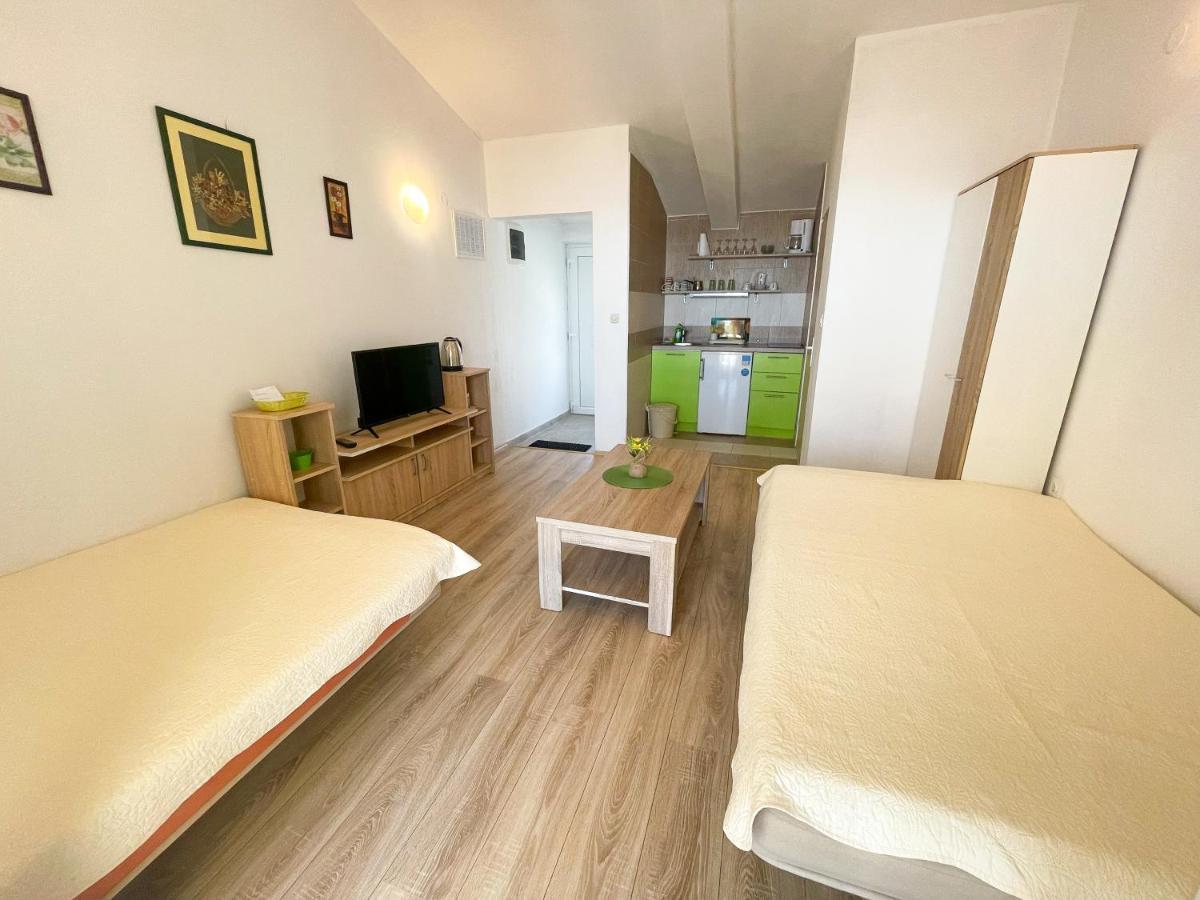 Apartmani Milan ซริกเวนิซา ภายนอก รูปภาพ