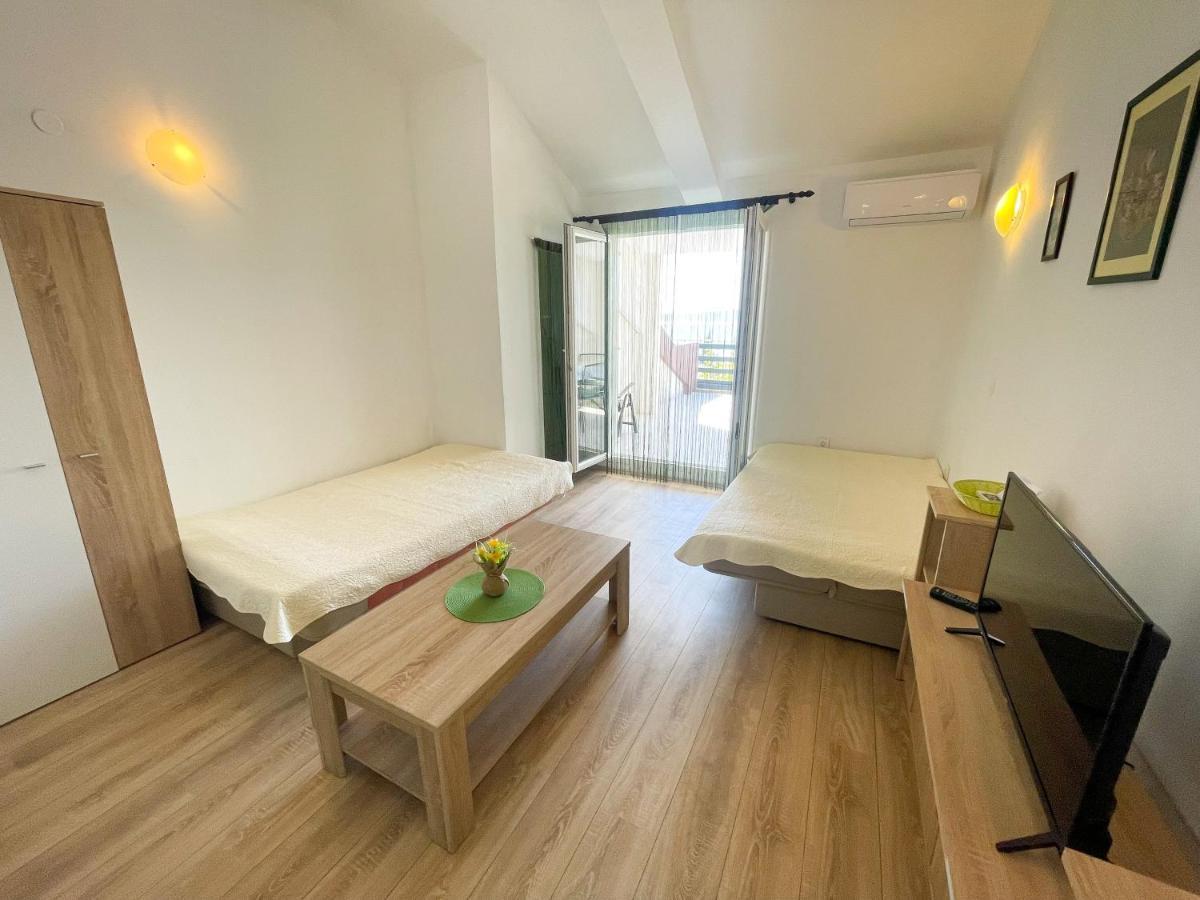 Apartmani Milan ซริกเวนิซา ภายนอก รูปภาพ