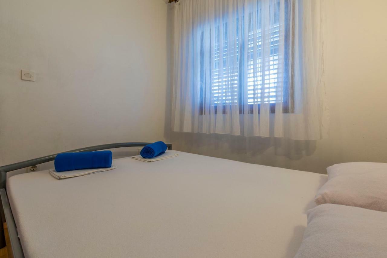 Apartmani Milan ซริกเวนิซา ภายนอก รูปภาพ