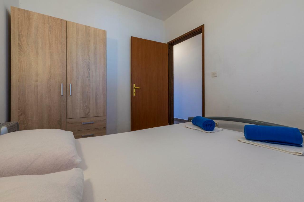 Apartmani Milan ซริกเวนิซา ภายนอก รูปภาพ